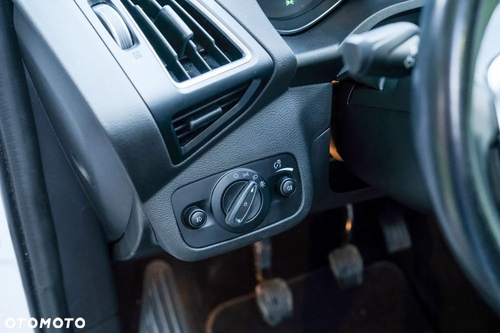 Ford Kuga - 23