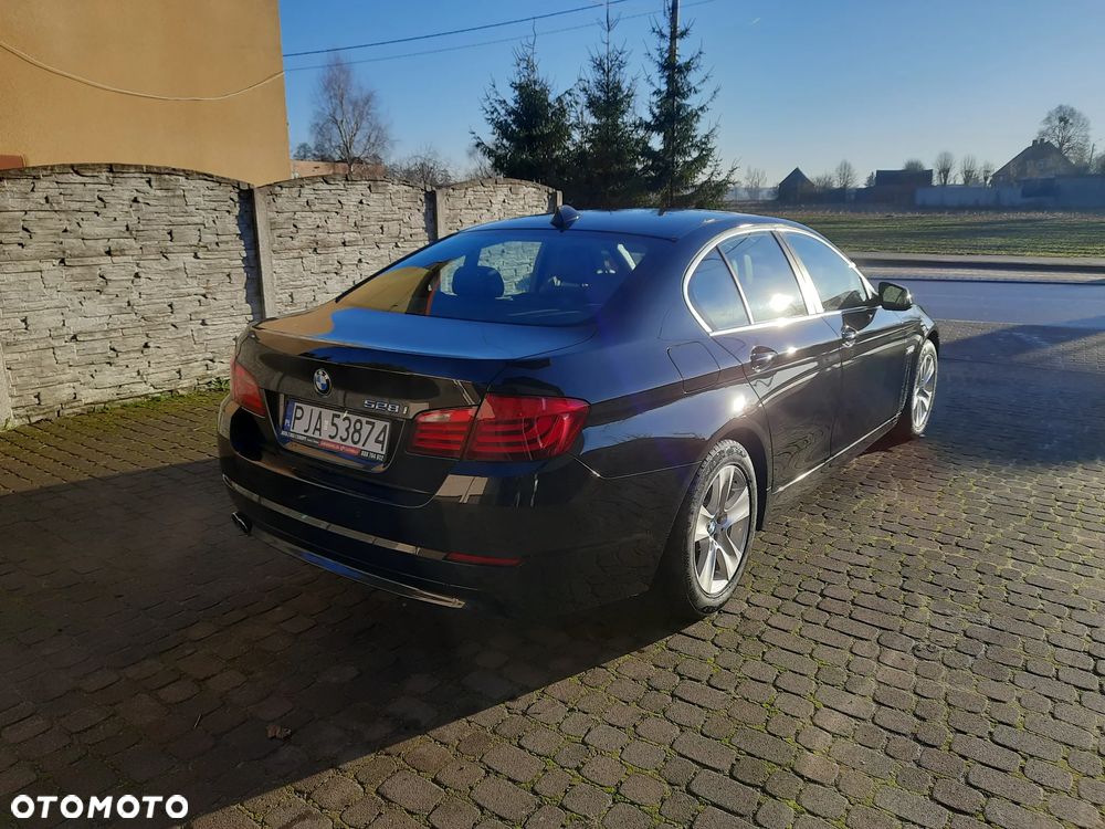 BMW Seria 5 528i - 9