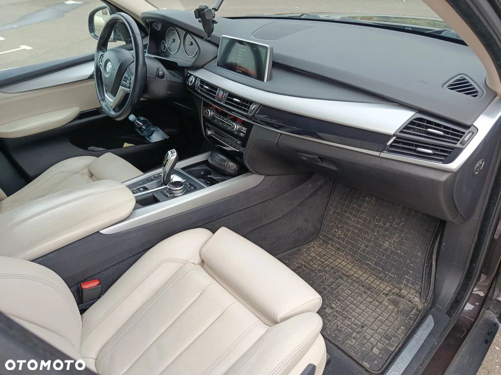 BMW X5 xDrive25d - 14