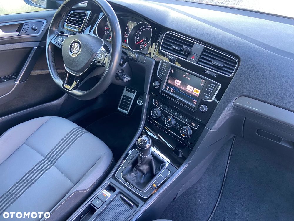 Volkswagen Golf 1.6 TDI BlueMotion Technology Allstar - 29