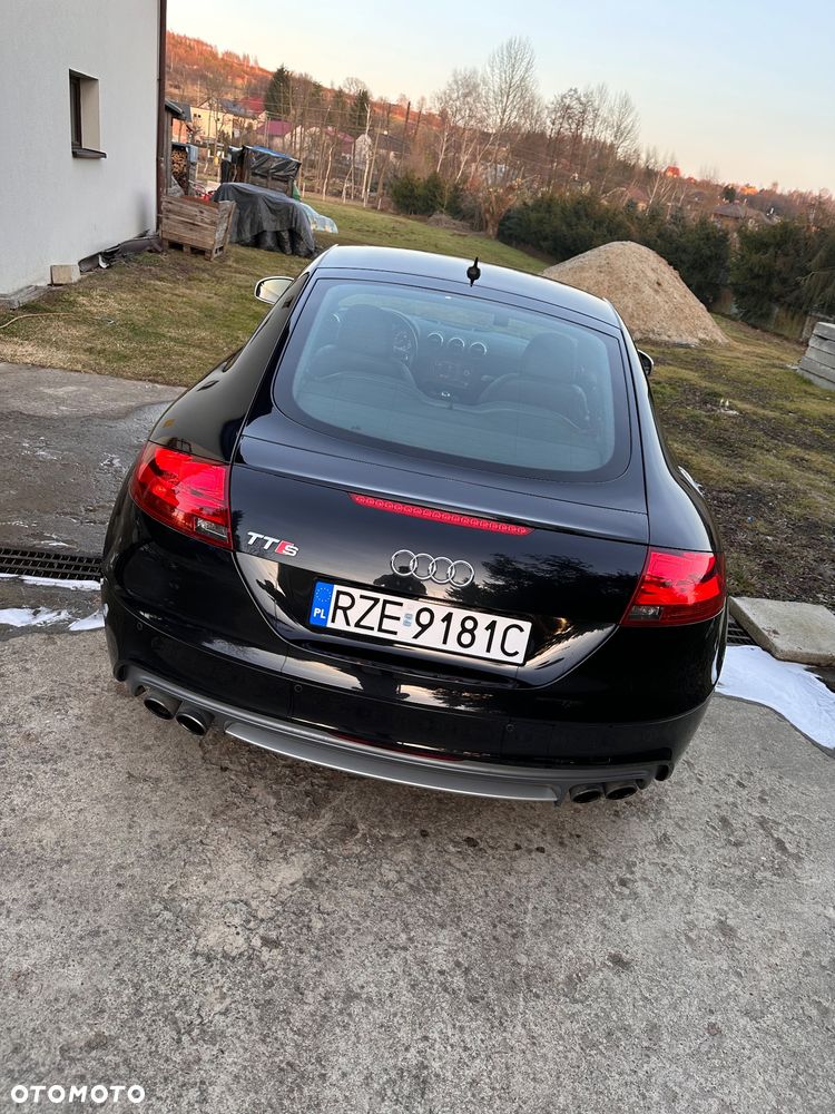 Audi TT S Coupé - 17