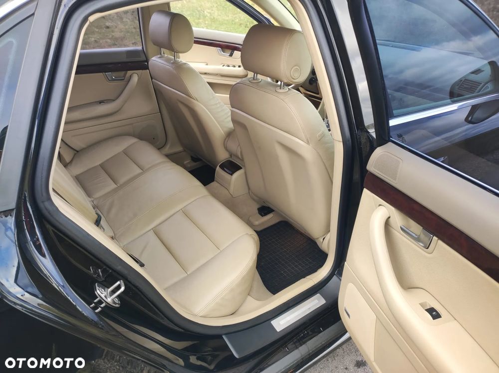 Audi A4 Limousine - 15