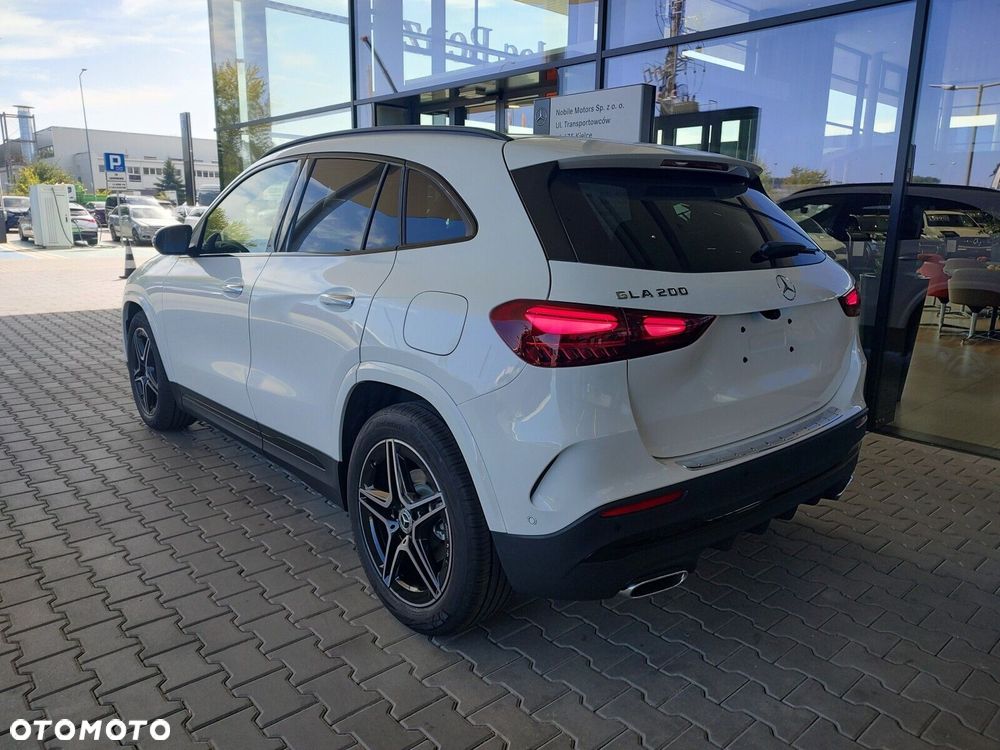 Mercedes-Benz GLA - 7