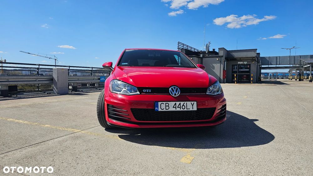 Volkswagen Golf - 11