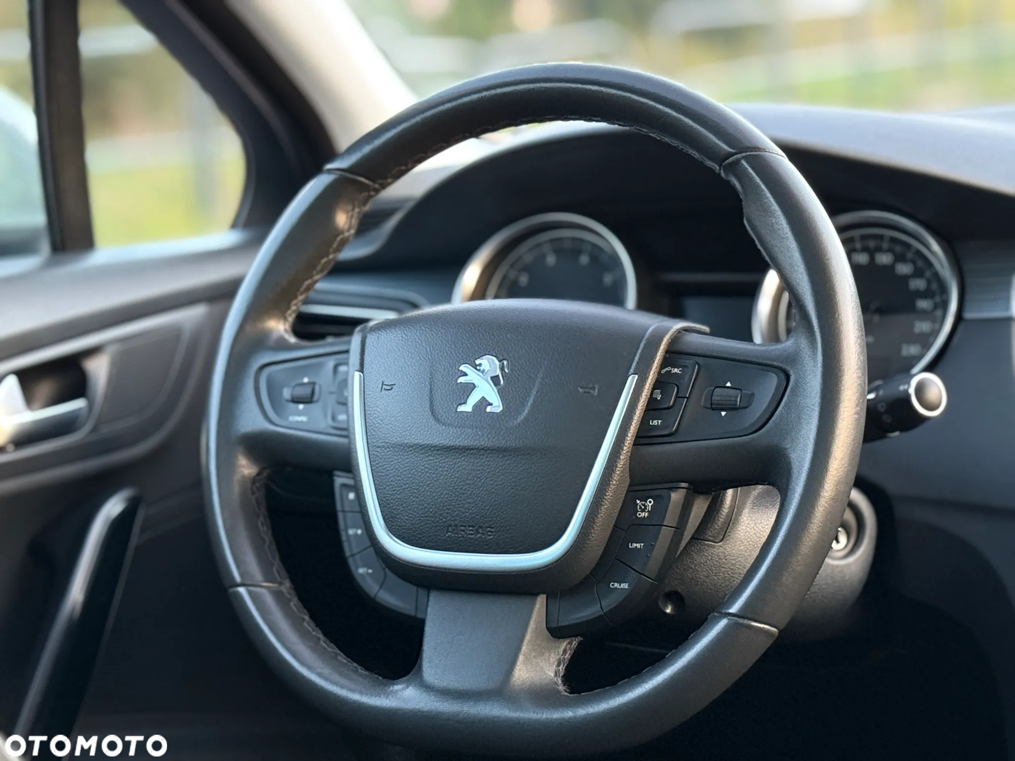 Peugeot 508 1.6 e-THP Allure S&S - 36