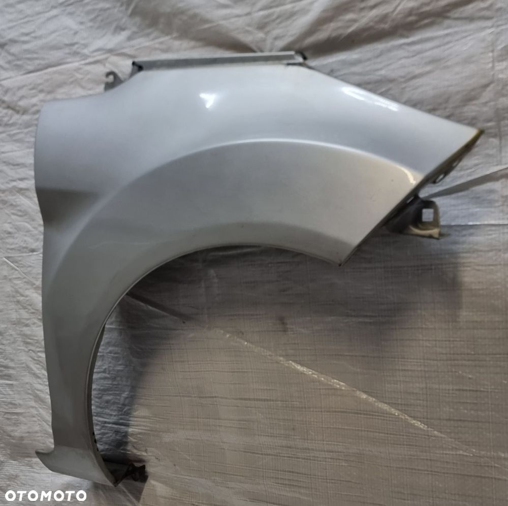 BŁOTNIK PRAWY PRZÓD FORD FIESTA VII MK7 KOD LAKIERU  G9 - 3