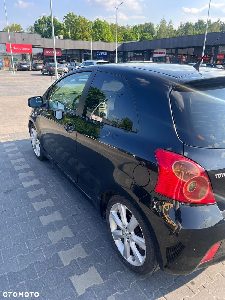 Toyota Yaris - 4