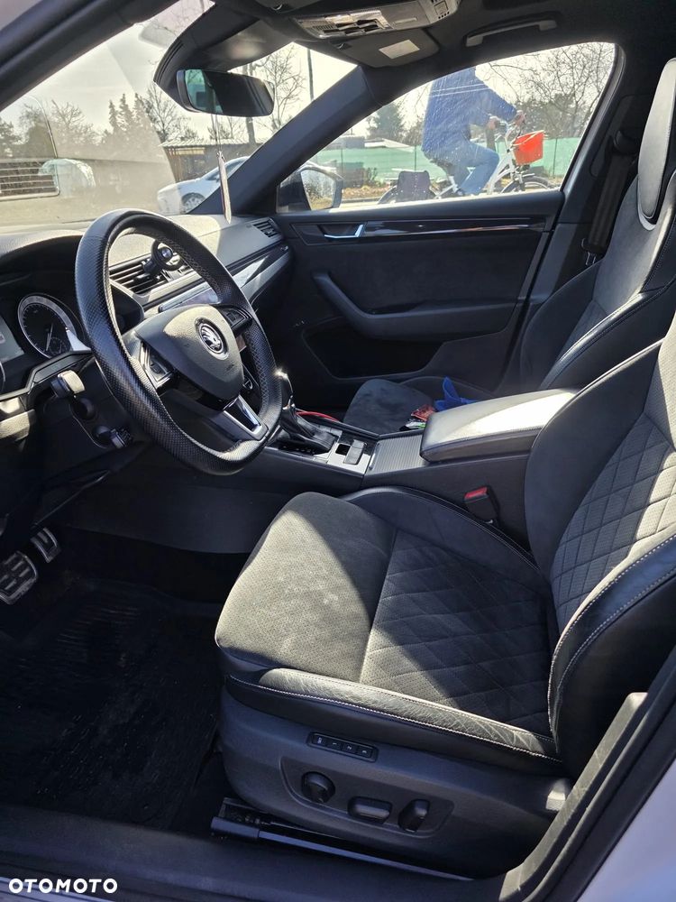 Skoda Superb 2.0 TDI Sportline DSG - 24