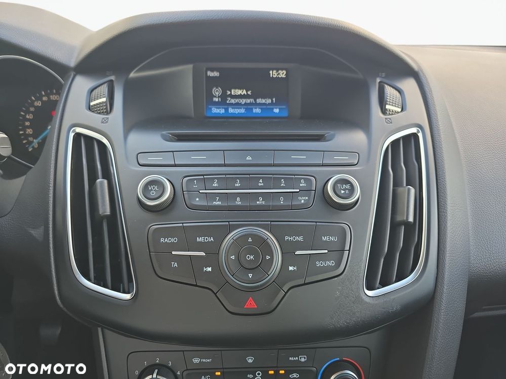 Ford Focus 1.0 EcoBoost Trend - 24