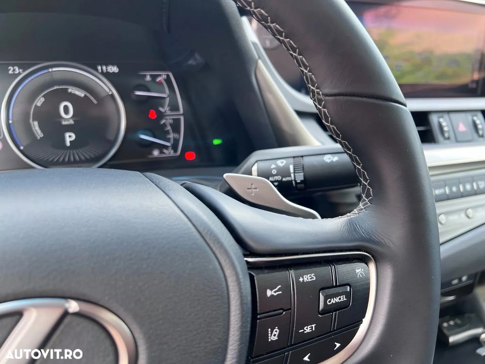 Lexus Seria ES 300h Executive Line - 13
