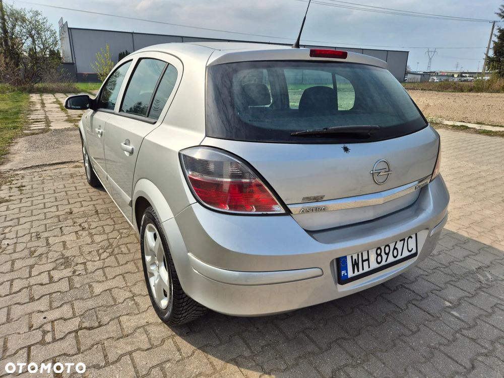 Opel Astra 1.6 Cosmo - 17