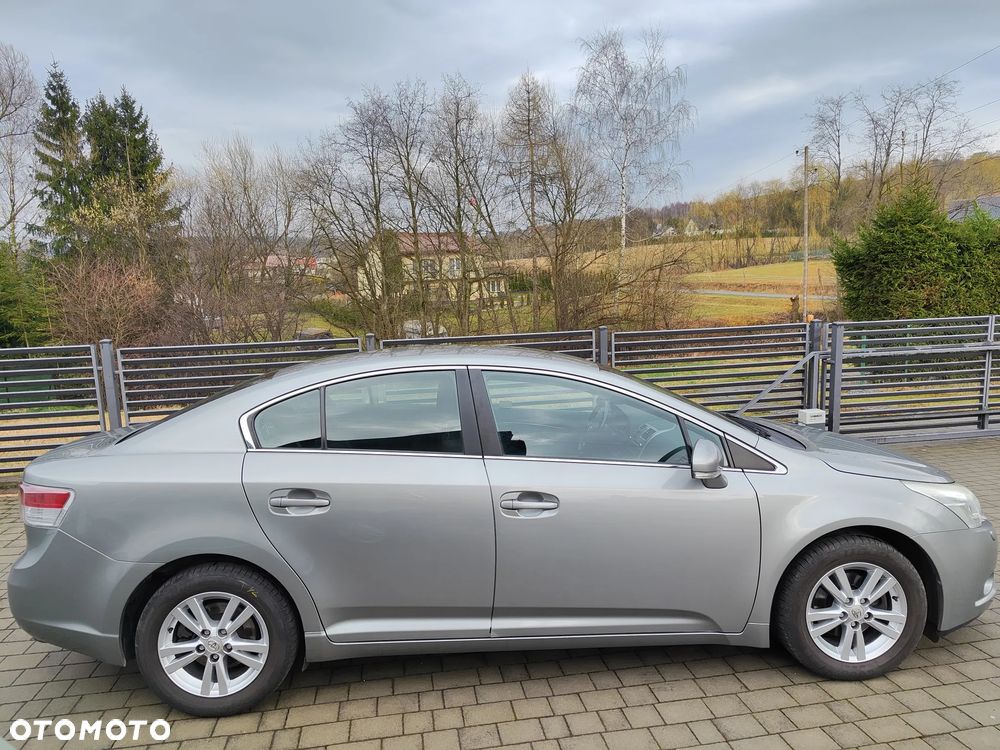 Toyota Avensis 1.8 Sol - 5