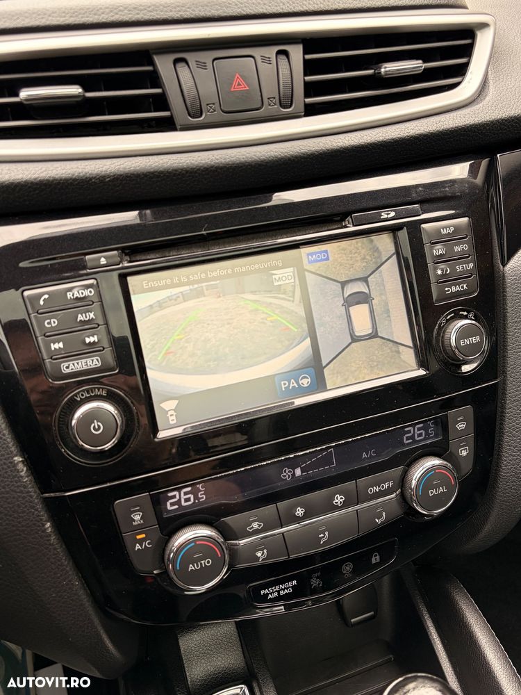 Nissan Qashqai 1.6 DCI Xtronic TEKNA - 9