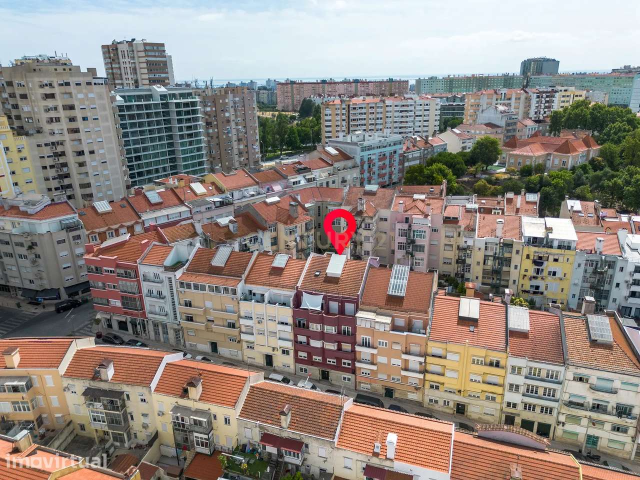 Apartamento T1+1 renovado e com espaço exterior, no Areeiro - Grande imagem: 2/19