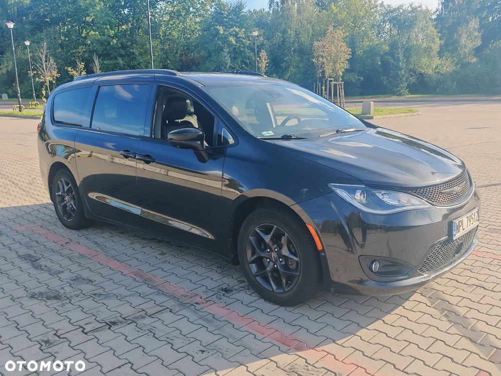 Chrysler Pacifica - 3