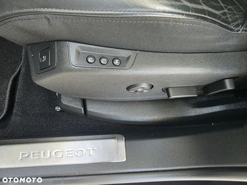 Peugeot 3008 1.5 BlueHDi Allure S&S EAT8 - 33