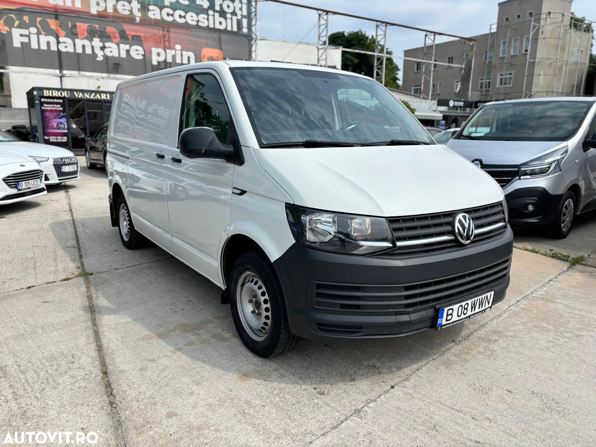 Volkswagen Transporter - 1