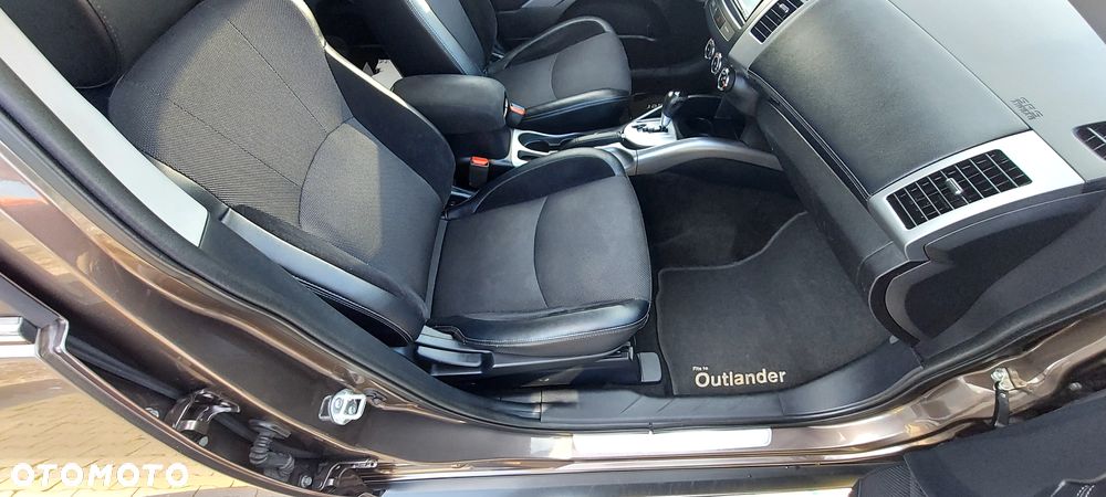 Mitsubishi Outlander 2.0 Intense + 2WD EU5 CVT - 8