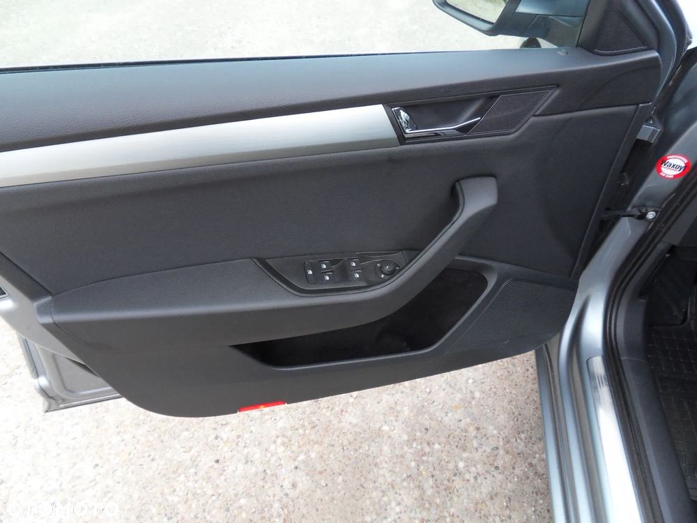 Skoda Superb 1.6 TDI Active - 14