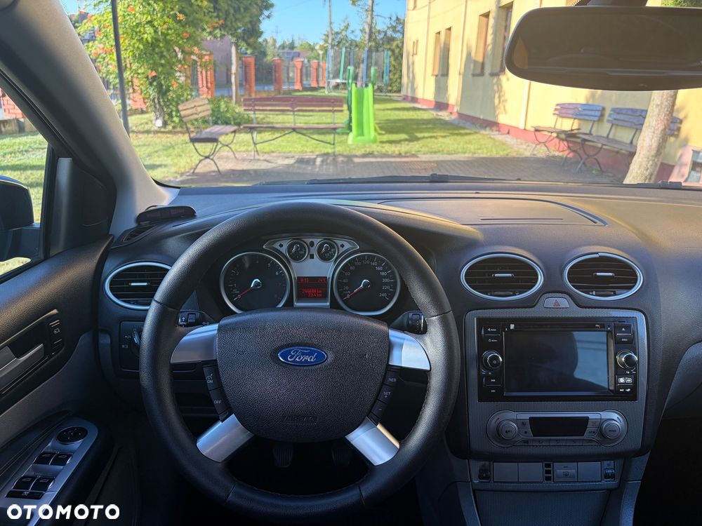 Ford Focus 1.8 Titanium - 33