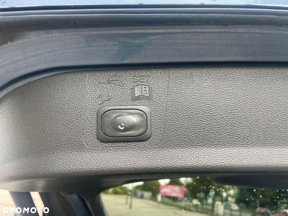 Ford Kuga 2.0 TDCi 2x4 ST-Line - 25