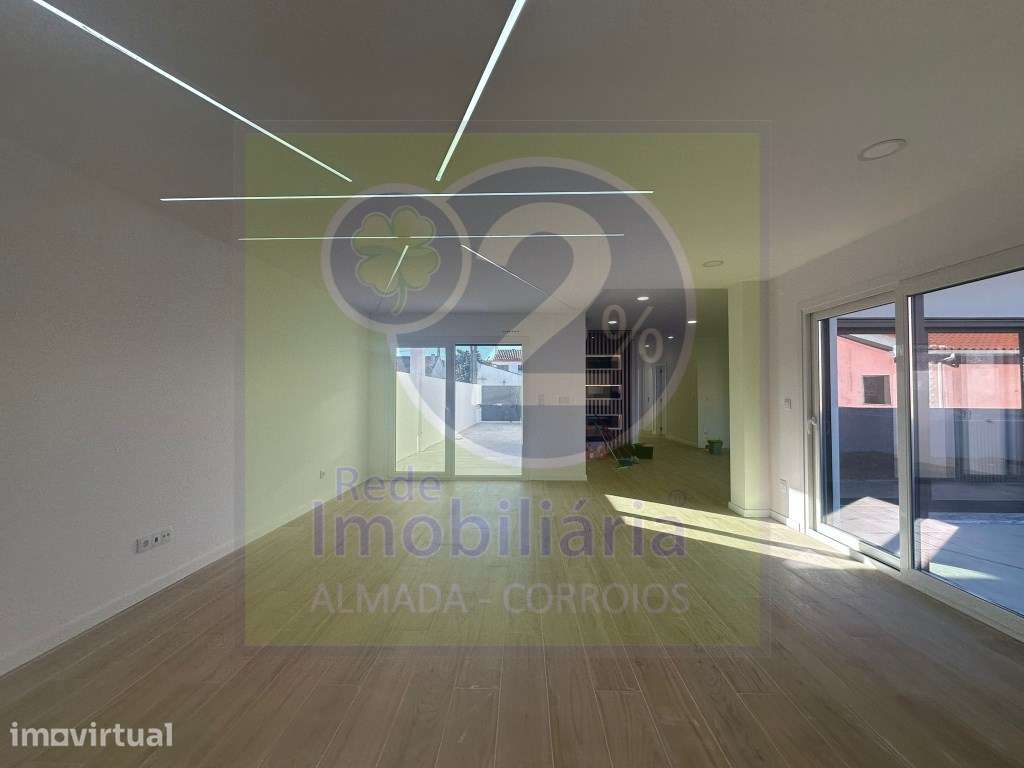 Moradia V4, Térrea, Piscina, Garagem - Grande imagem: 3/9