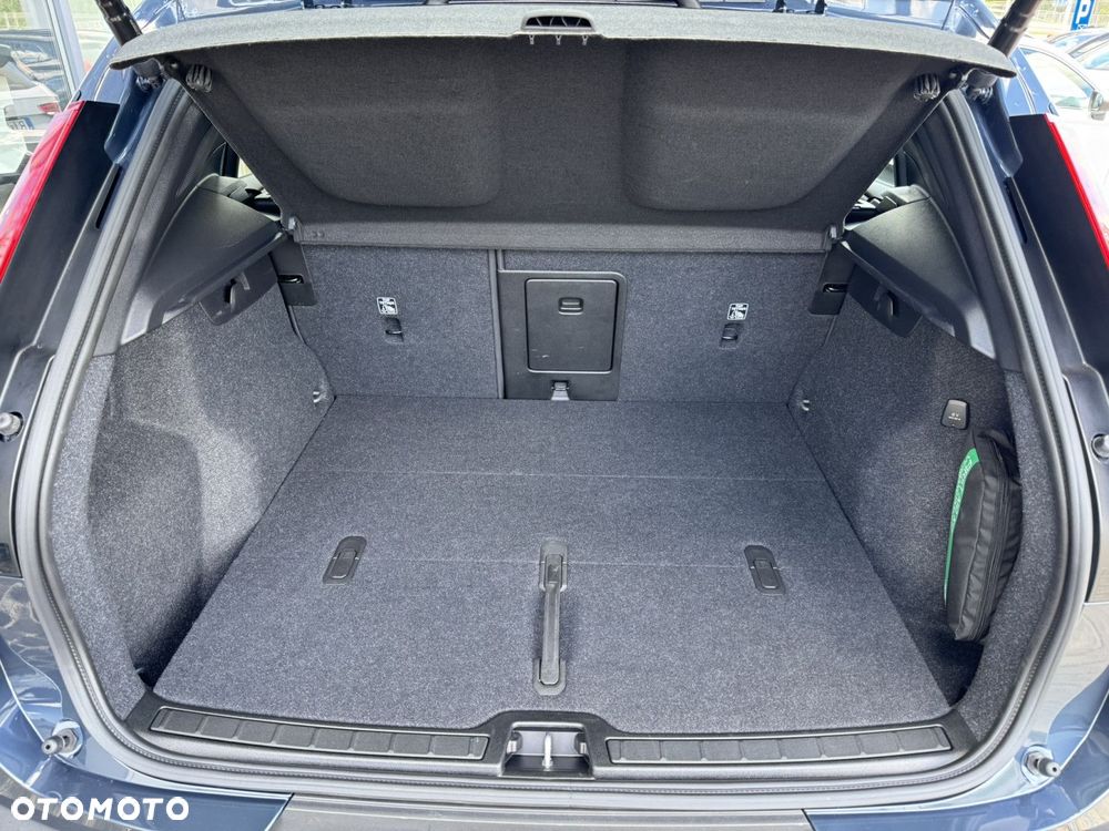 Volvo XC 40 B3 Plus Dark - 13