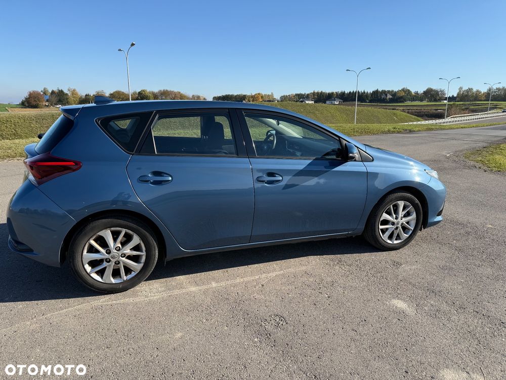 Toyota Auris 2017 photo 5