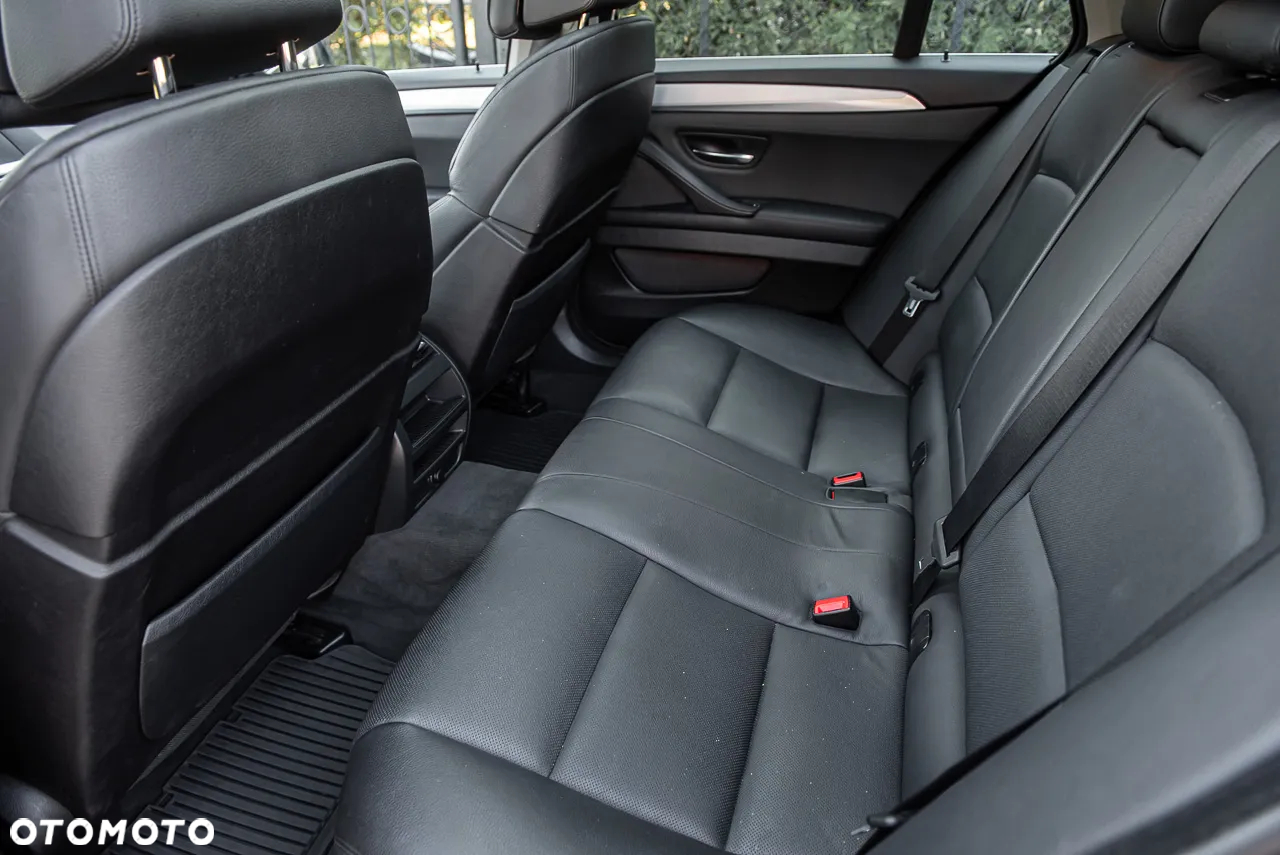 BMW Seria 5 535d Luxury Line - 32
