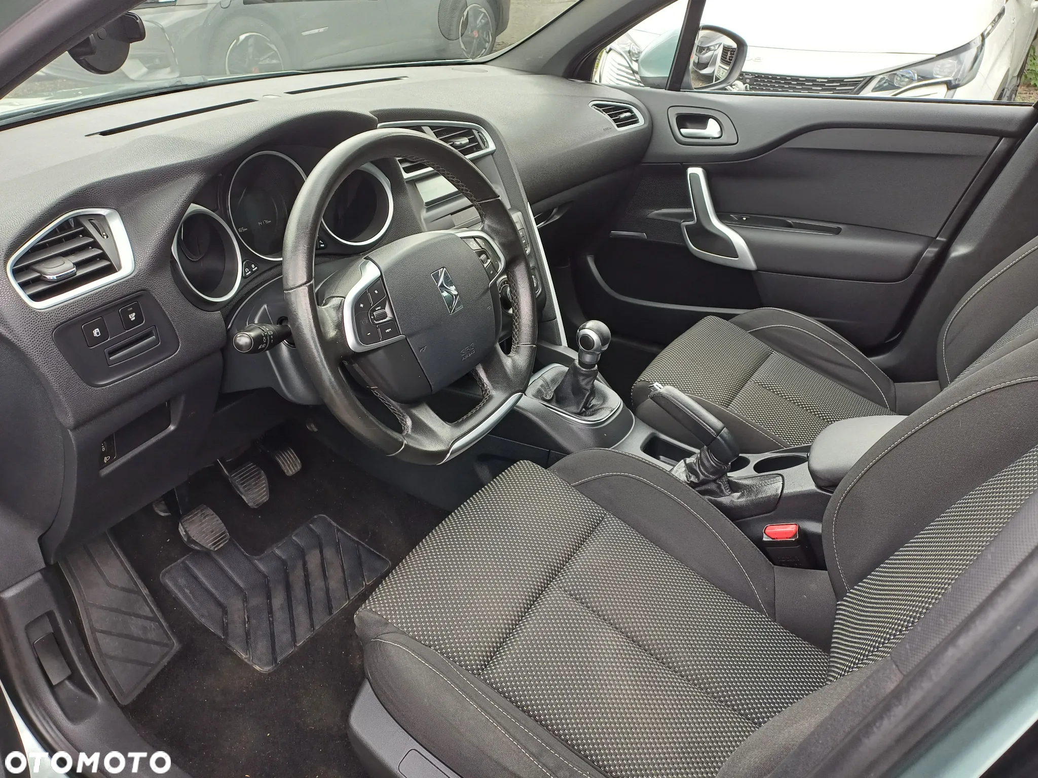 Citroën DS4 1.6 VTi SoChic - 11