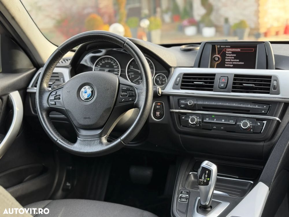 BMW Seria 3 320d Aut. - 30