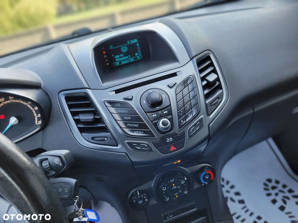 Ford Fiesta - 25