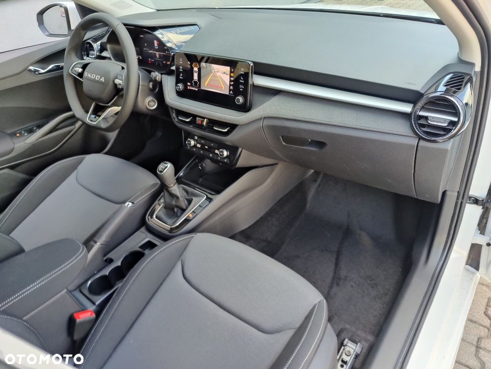 Skoda Fabia 1.0 TSI Drive - 25