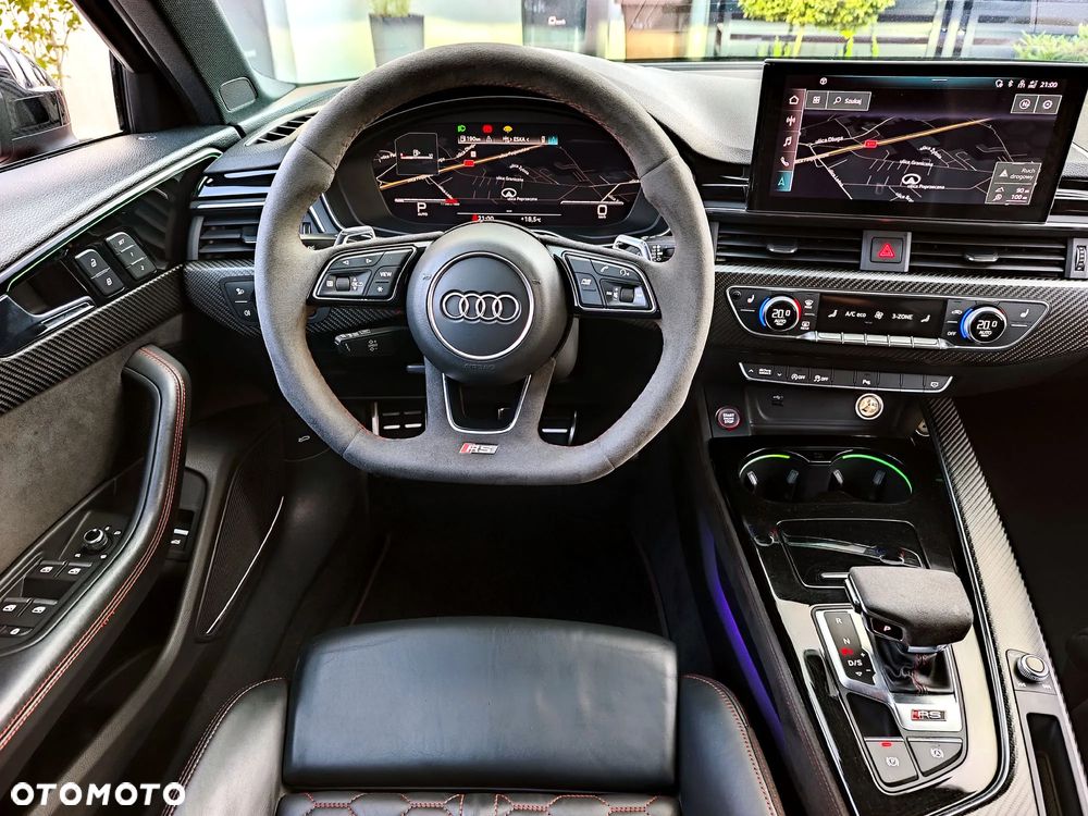 Audi RS4 Avant - 10