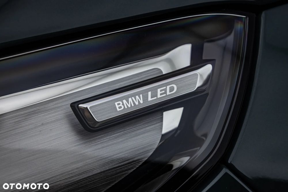 BMW iX1 xDrive30 66.5kWh M Sport - 11