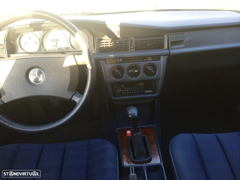 Mercedes-Benz W201 (1982-1993) 190 D 2.0 - 12