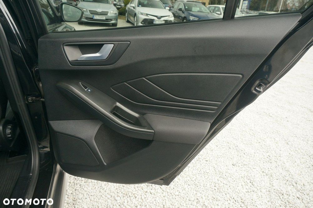 Ford Focus - 30