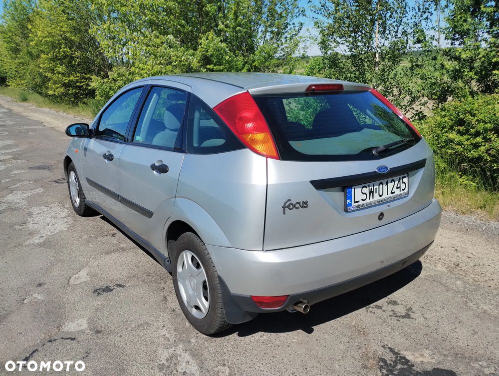 Ford Focus 1.6 Ambiente - 4