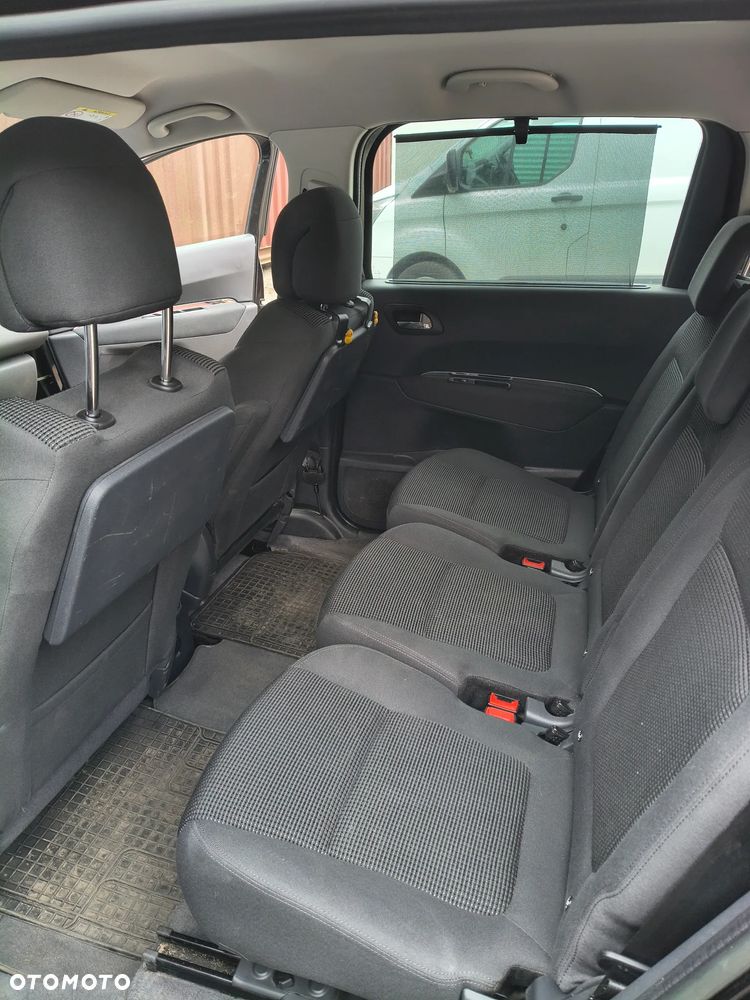 Peugeot 5008 HDI 115 Active - 15