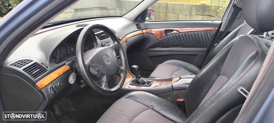 Mercedes-Benz E 220 CDi Elegance - 4