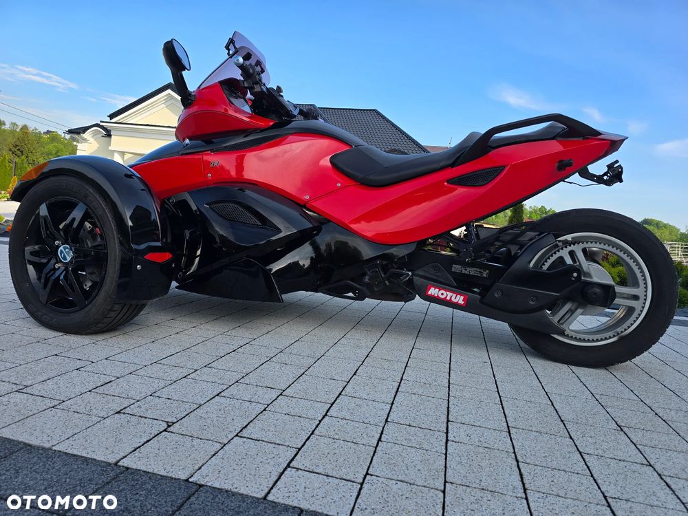 Can-Am Spyder - 8