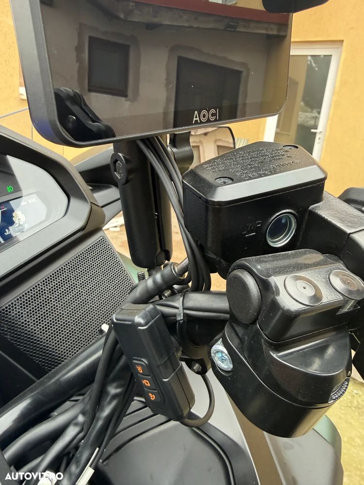 Honda GL 1800 Gold Wing - 24