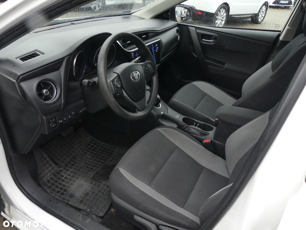Toyota Auris - 5
