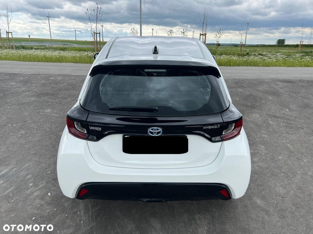 Toyota Yaris Hybrid 1.5 Executive - 11