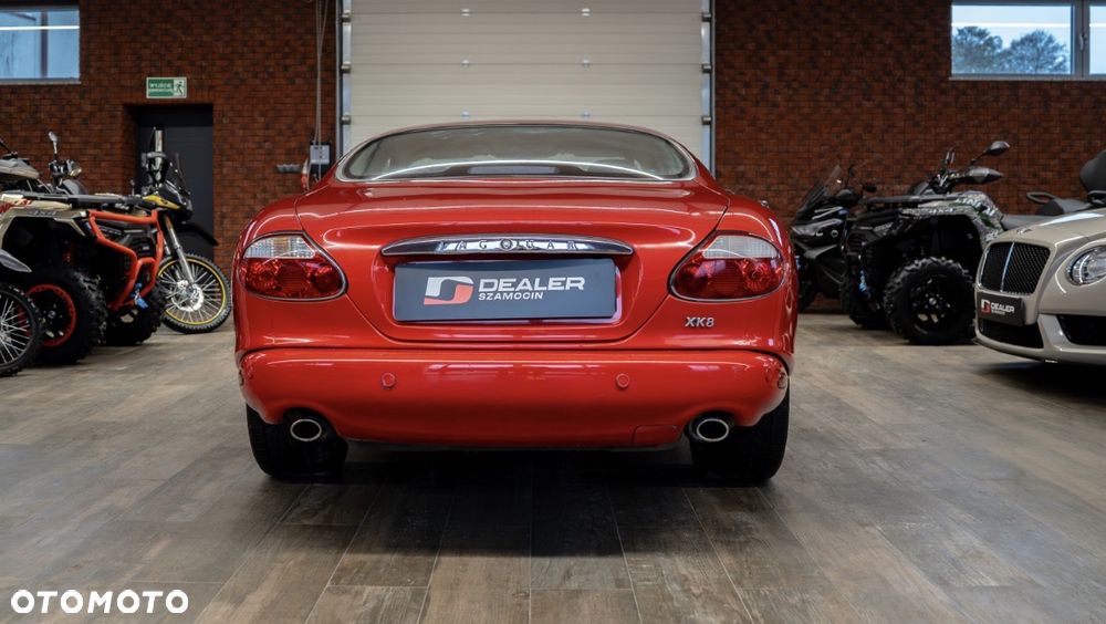 Jaguar XK8 - 8
