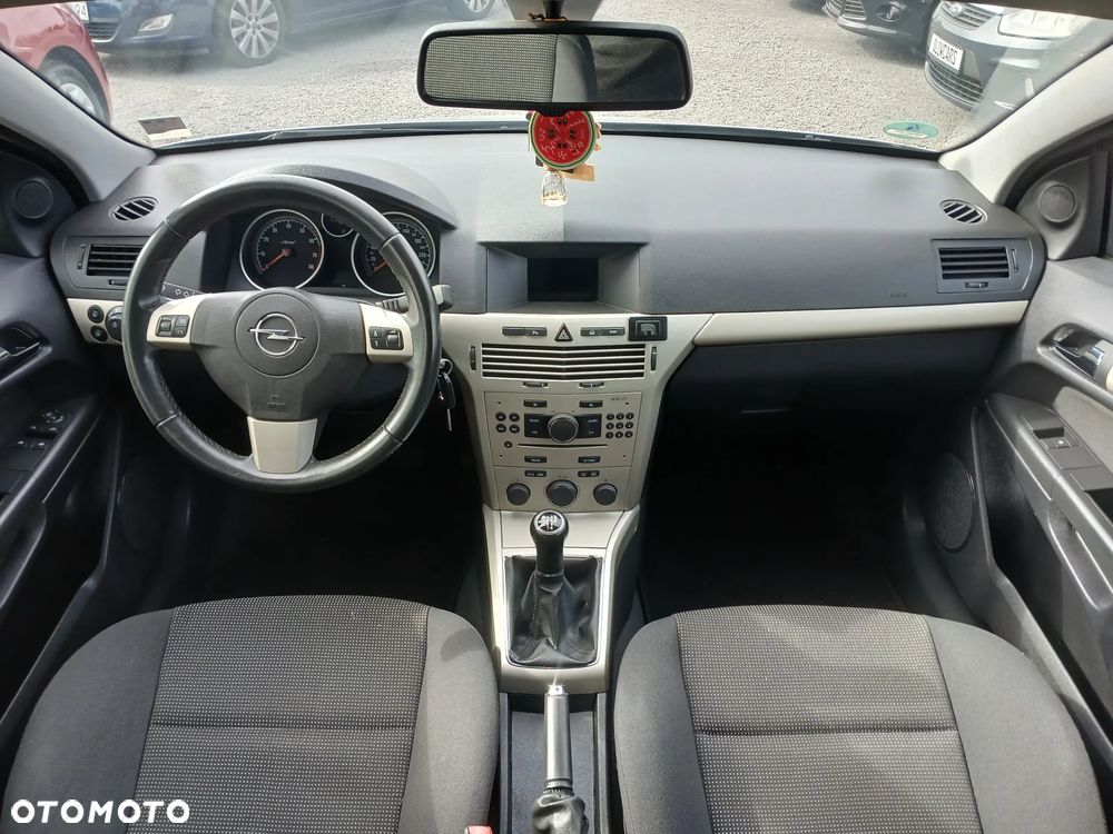 Opel Astra GTC 1.6 Sport - 5