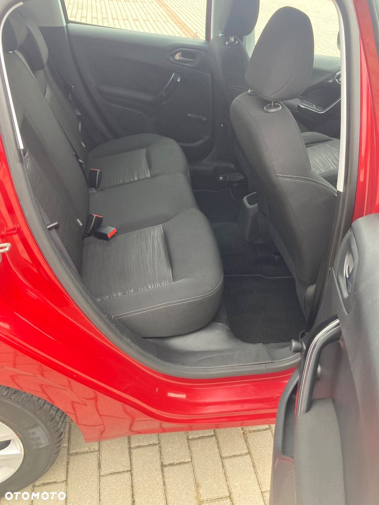 Peugeot 208 - 7