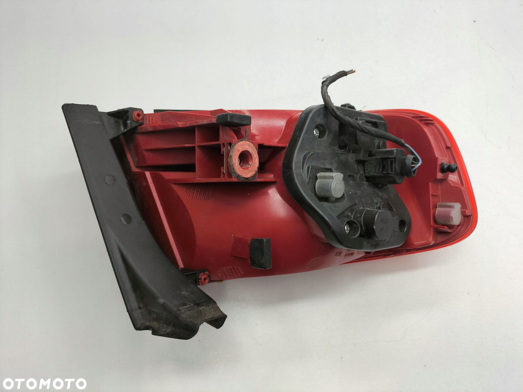 AUDI A4 B8 SEDAN 07-12 LAMPA PRAWY TYŁ W BŁOTNIK WKŁAD 8k5945096d - 4