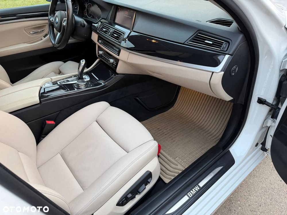 BMW Seria 5 528i xDrive Luxury Line - 21