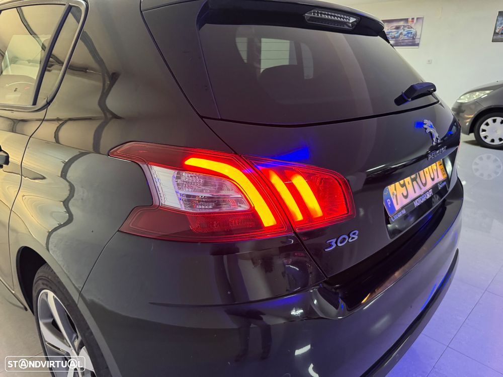 Peugeot 308 1.6 BlueHDi Allure J17 - 29